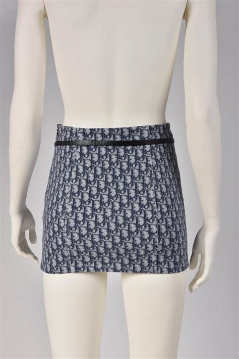 dior mini skirt.